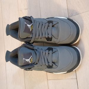 LIKE NEW NIKE JORDAN 4 SIZE 6 GS KIDS/MENS 7.5 WOMENS